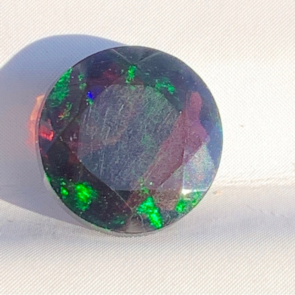 Natural 1.54 Cts Ethiopian Welo Faceted Smoked Opal - Picture 5 of 17